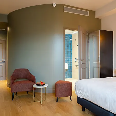 L'invitation Au Voyage - & Hotel