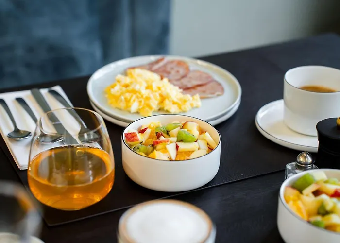 L'invitation Au Voyage - & Honfleur