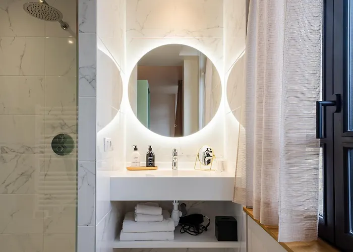 L'invitation Au Voyage - &