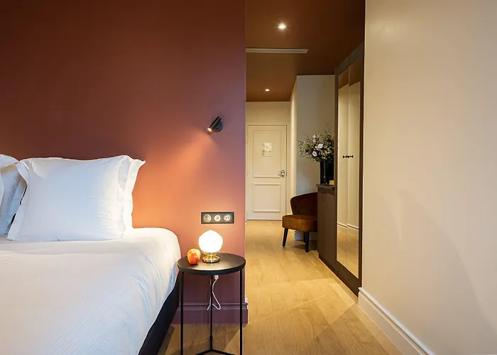 L'invitation Au Voyage - & Hotel