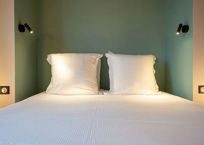 L'invitation Au Voyage - & 4*